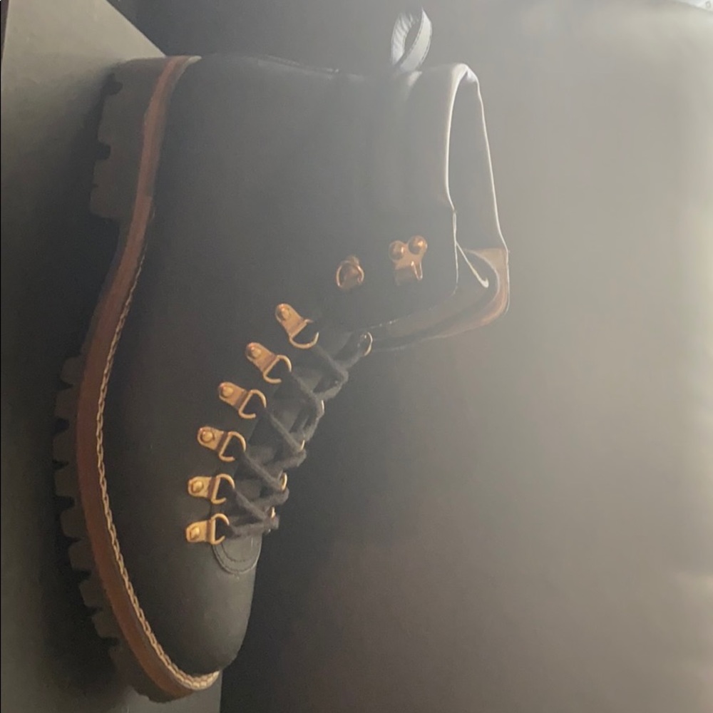 Pre owned Taft boots